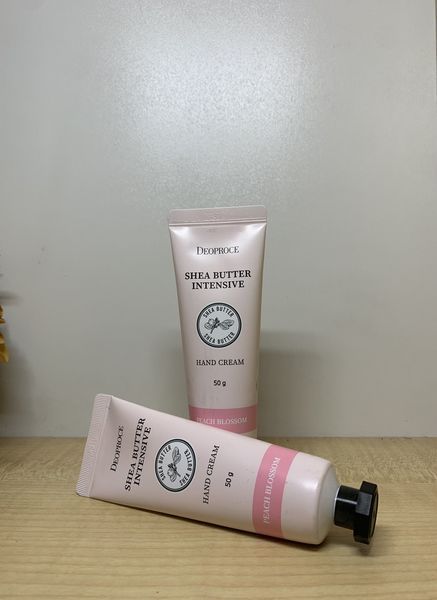 Крем для рук с ароматом цветущего персика Deoproce Shea Butter Intensive Hand Cream Peach Blossom 2598073181 фото